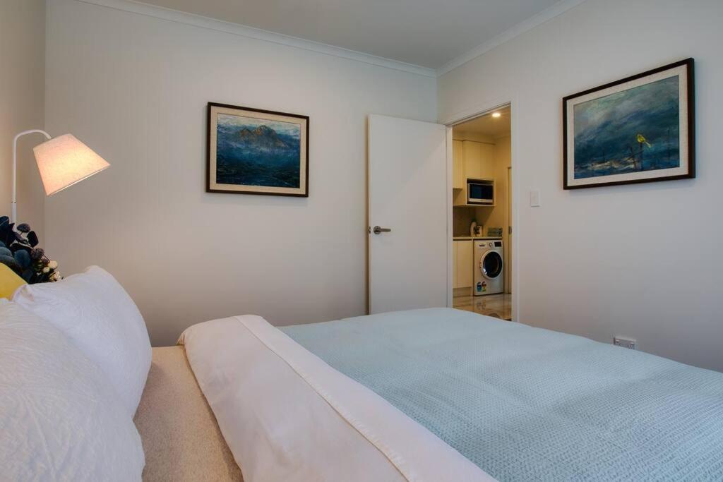 Cozy Retreat On Serene Street Hamilton Exteriér fotografie